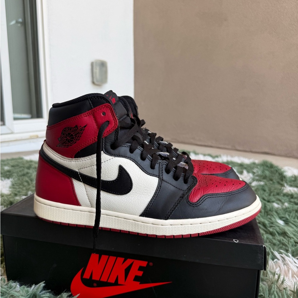 Nike Air Jordan 1 High Top - Black, Red, White